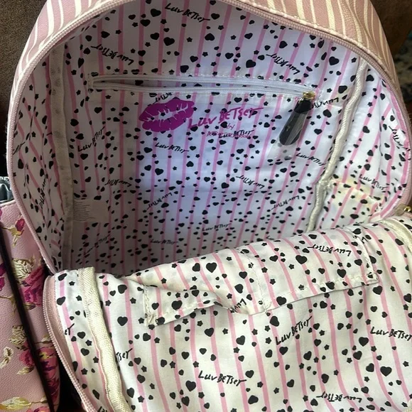 Back pack, Betsey Johnson - Picture 7 of 9